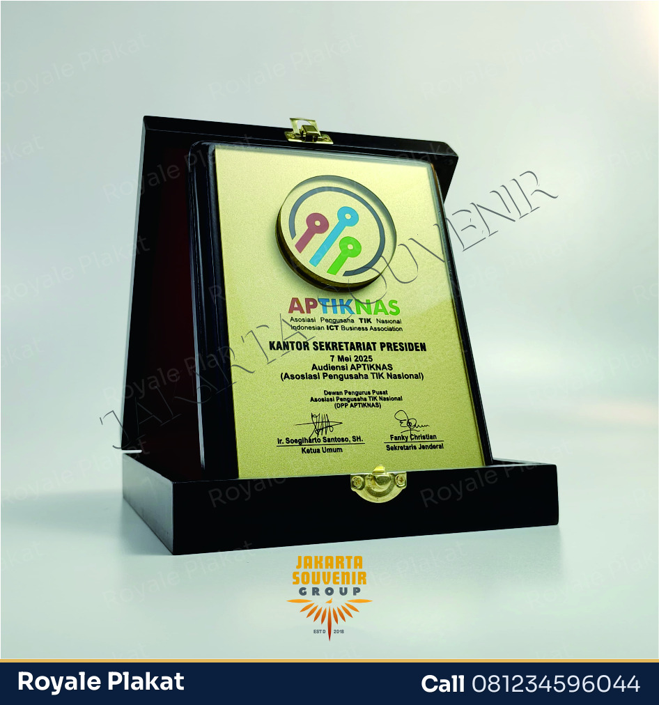 Plakat Kayu APTIKNAS - ROYALE PLAKAT