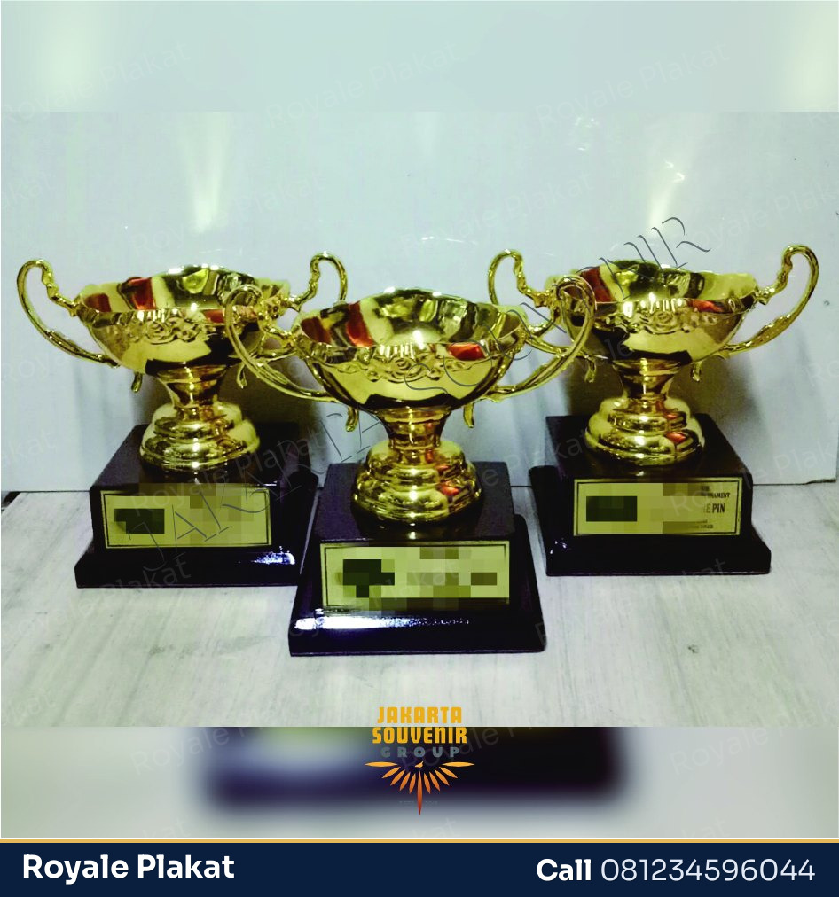 Trophy Cup Mewah - ROYALE PLAKAT