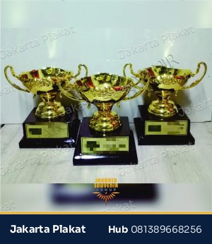 Trophy Cup Mewah