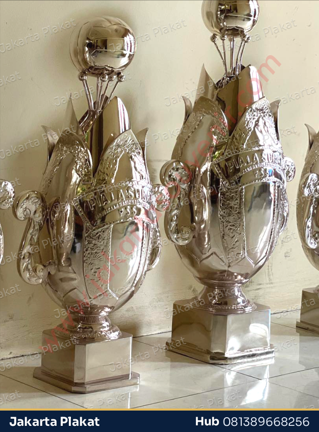 Trophy Big Silver - Jakarta Plakat