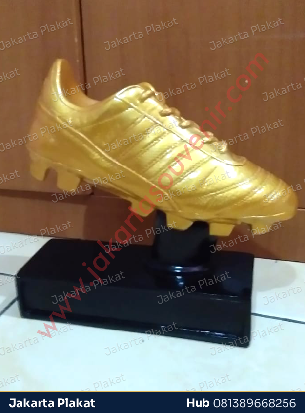 Trophy Fiber Sepatu Bola - Jakarta Plakat