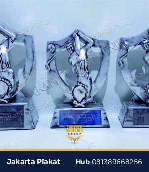 Trophy Fiber Pemain Golf