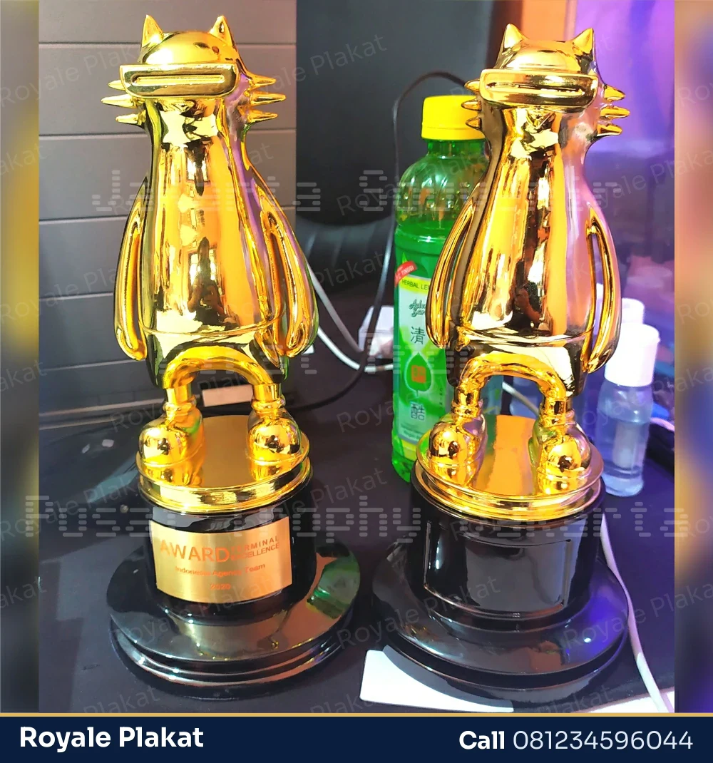 Trophy Realme Mascot - ROYALE PLAKAT