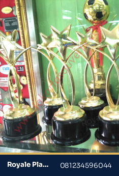 Trophy Timah Bintang