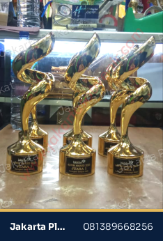 Trophy Timah Lingkar