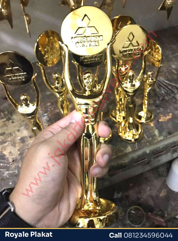 Trophy Timah Mitsubishi - ROYALE PLAKAT