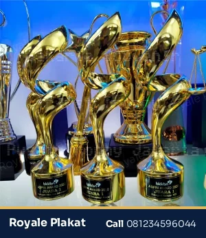 Trophy Abstrak Modern