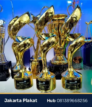 Trophy Abstrak Modern