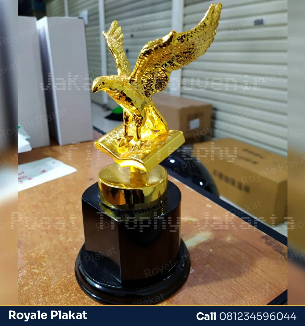 Trophy Buku Burung Edu - ROYALE PLAKAT