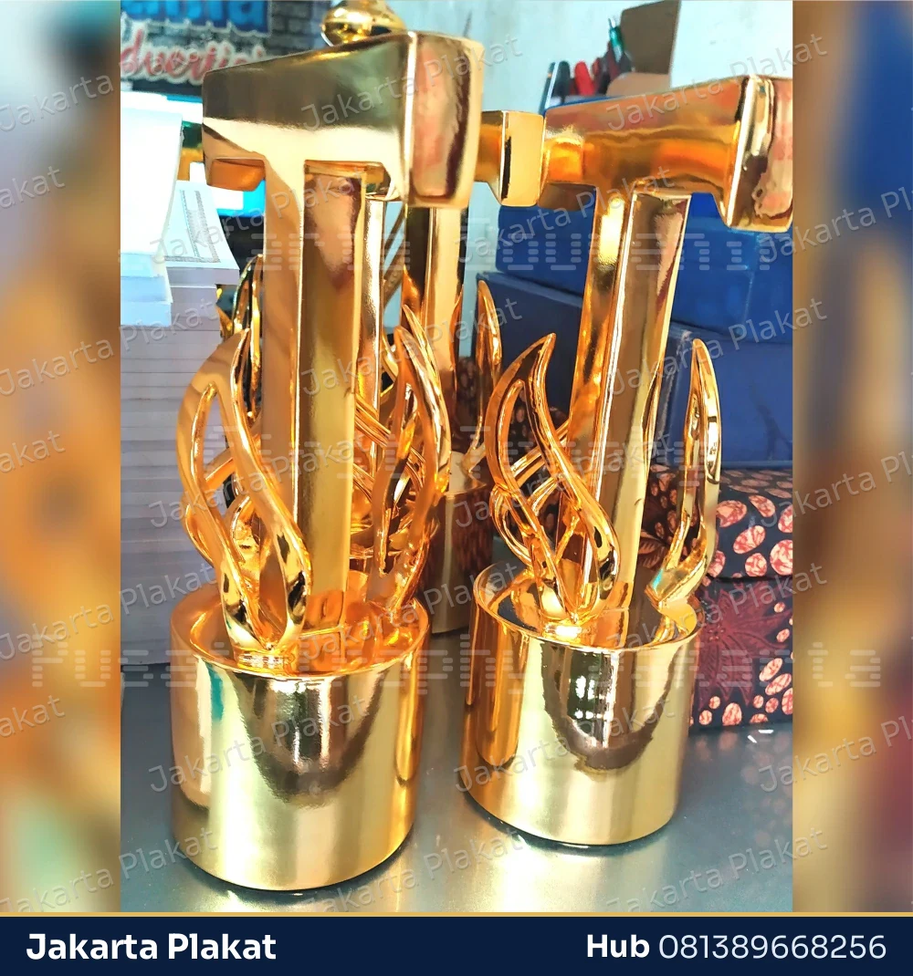 Trophy Huruf Custom - Jakarta Plakat