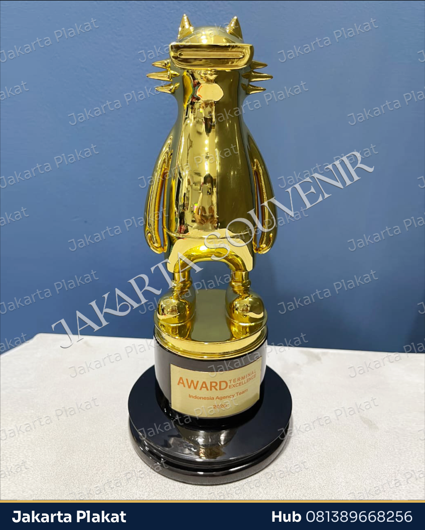 Trophy Maskot Realme - Jakarta Plakat
