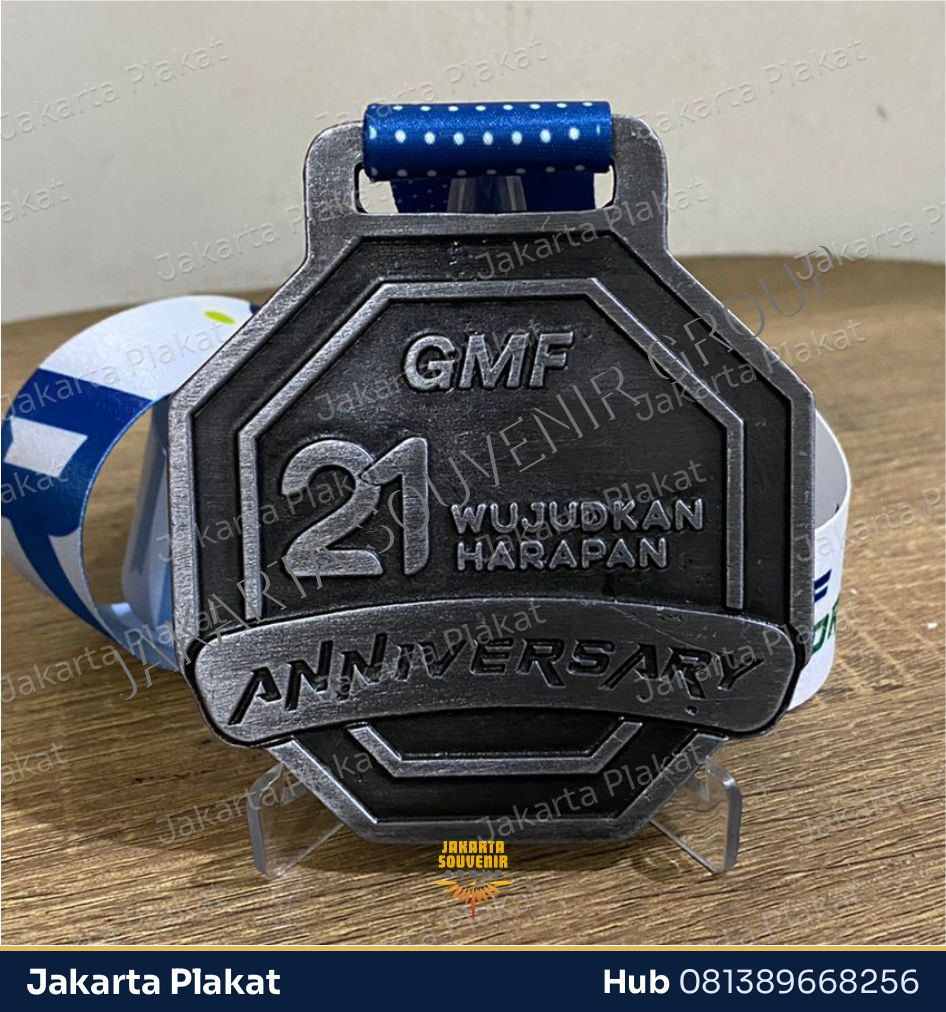 Medali Kuningan Wisuda - Jakarta Plakat