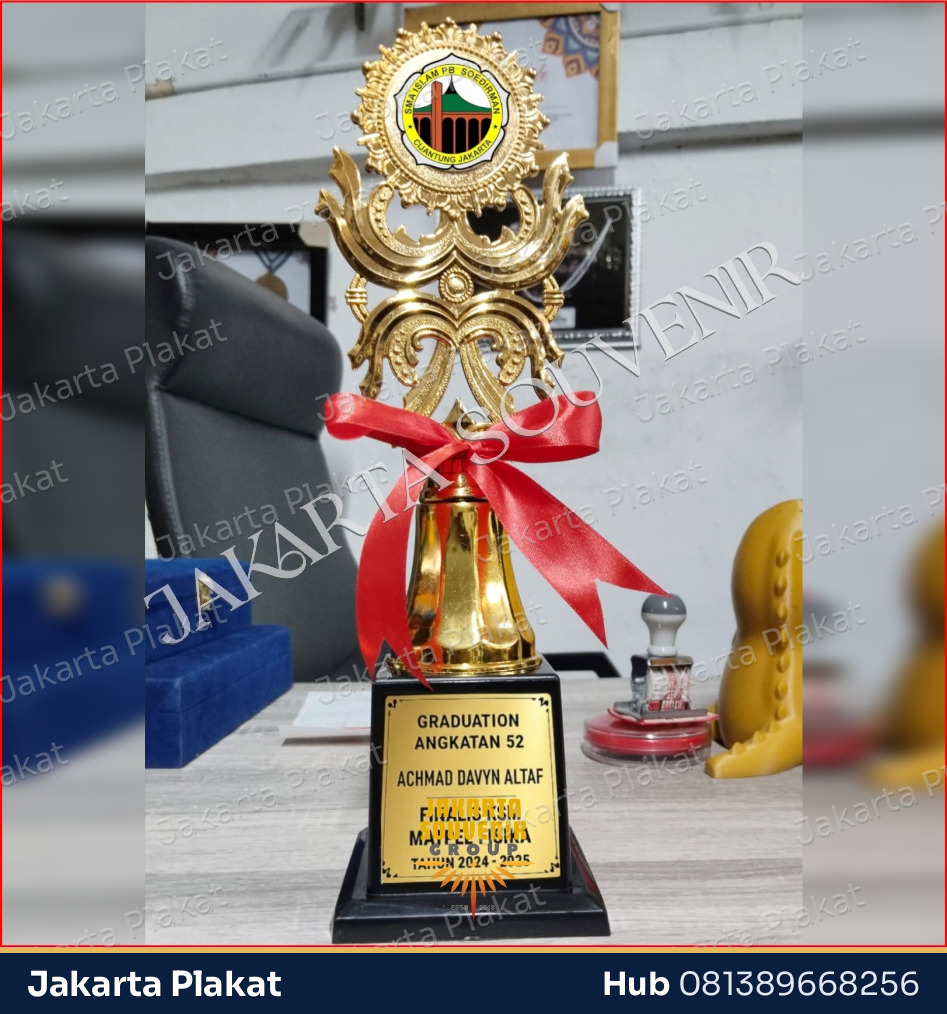 Piala Plastik Kaki Empat - Jakarta Plakat