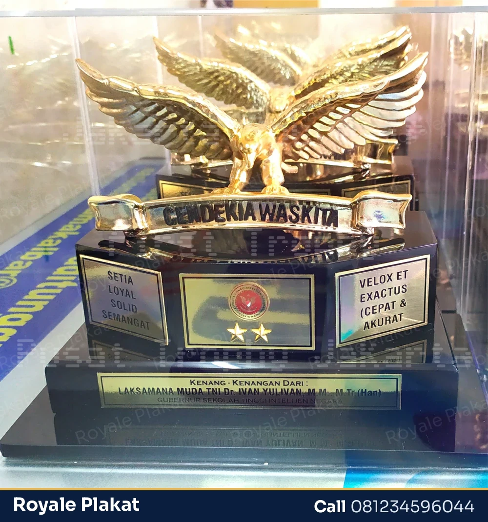 Piala Plastik Burung Bangsa - ROYALE PLAKAT