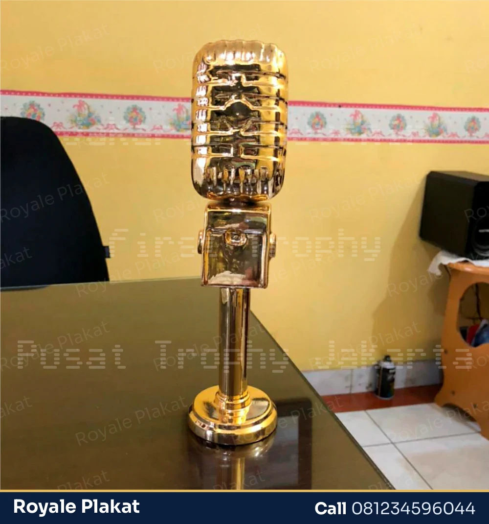 Piala Plastik Vocal Star - ROYALE PLAKAT
