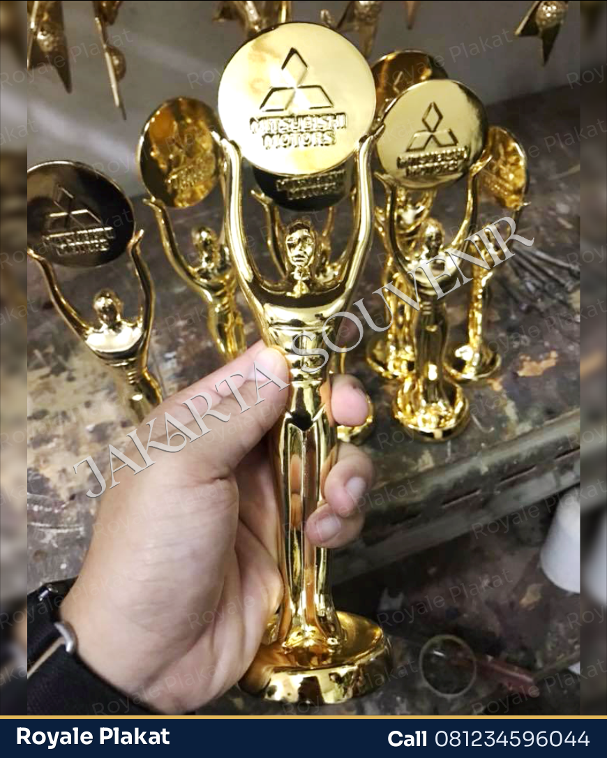 Piala Plastik Penghargaan Mitsubishi - ROYALE PLAKAT