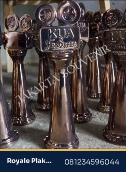 Custom Trofi Khusus Ide